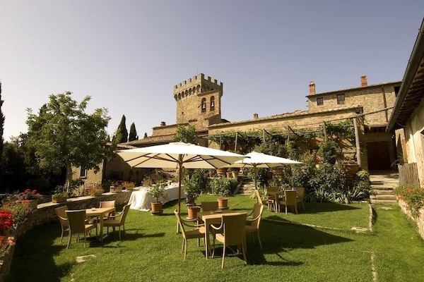 Lunch and dinner served, local cuisine