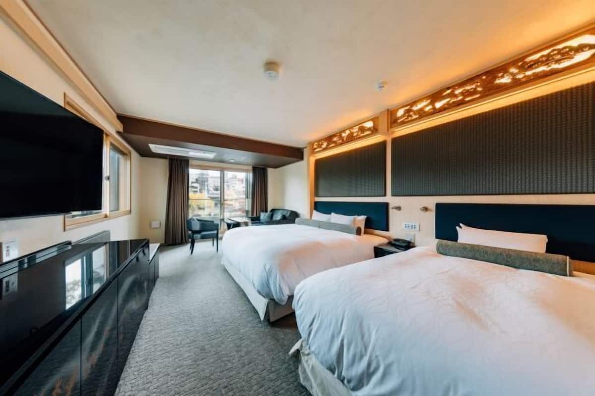 1 Schlafzimmer, hochwertige Bettwaren, Daunenbettdecken