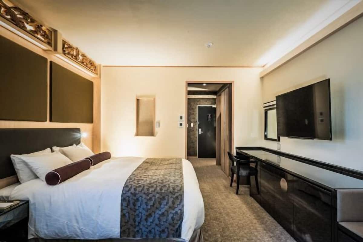 1 Schlafzimmer, hochwertige Bettwaren, Daunenbettdecken