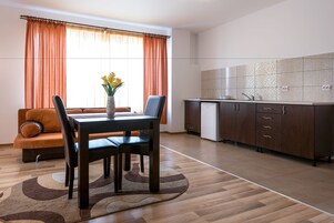Fjölskyldusvíta | Stofa | Flatskjársjónvarp