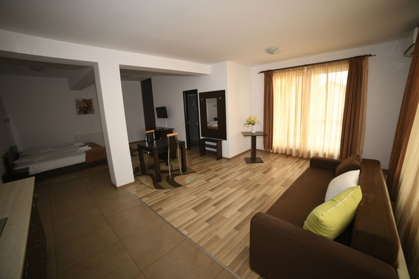 Family Suite | Living area | Flat-screen TV