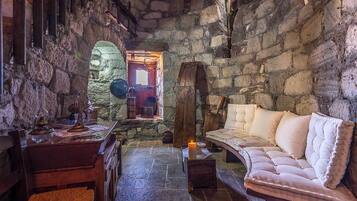 House, Sea View | Ruang tamu | 36 inci televisyen skrin rata dengan satelit, TV