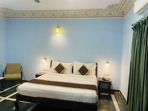 Deluxe Double Room | 1 bedroom, pillowtop beds, desk, free WiFi
