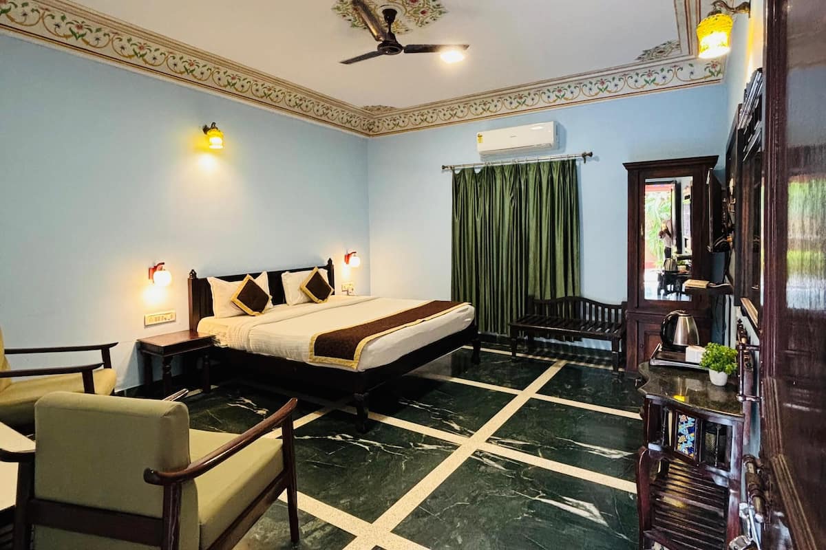 Deluxe Double Room | 1 bedroom, pillowtop beds, desk, free WiFi