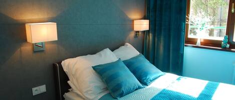 Classic Suite, 1 Bedroom, Non Smoking, Kitchenette (Black Jack) | 1 bedroom, premium bedding, blackout drapes, iron/ironing board