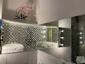 Classic-Apartment, 1 Schlafzimmer, Küche, Stadtblick (Birch Tree) | Badezimmer