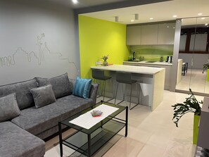 Classic Suite, 1 Bedroom, Non Smoking, Kitchenette (Black Jack) | 1 bedroom, premium bedding, blackout drapes, iron/ironing board