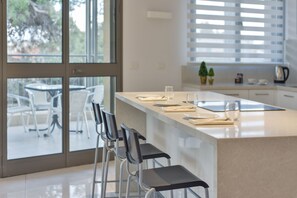 Deluxe Suite, 4 Bedrooms, Balcony, City View | In-room safe, desk, blackout drapes, free WiFi - Litov Hotel (Jerusalem)