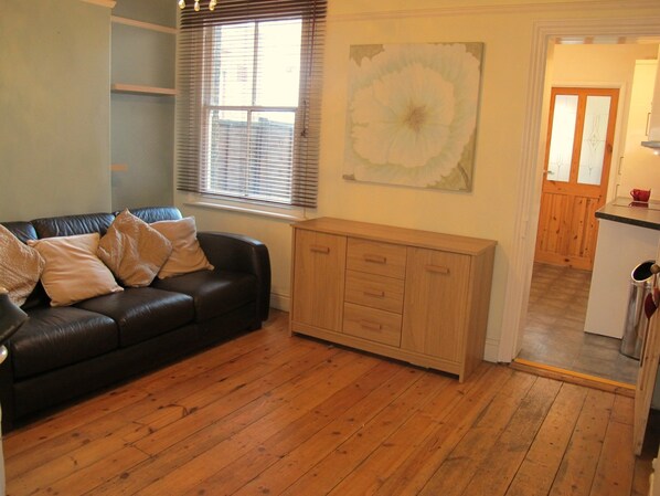 Flat-screen TV - Victoria Crescent (Chelmsford)