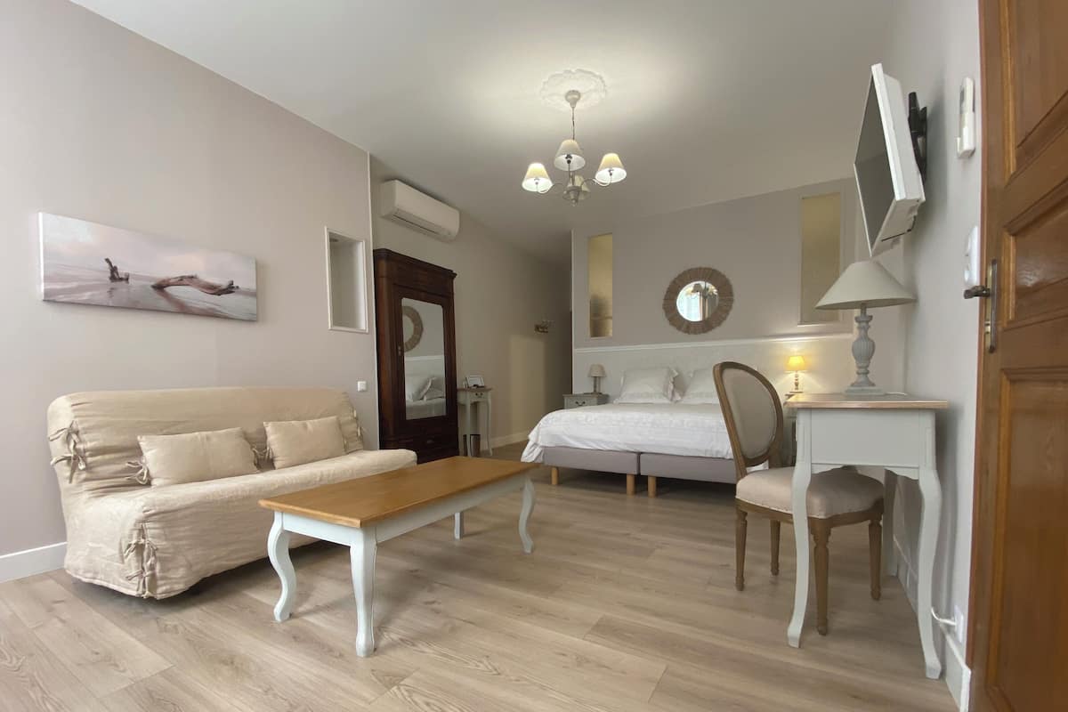 Superior Double Room, 1 Queen Bed (Alicia) | 1 bedroom, Egyptian cotton sheets, premium bedding, Select Comfort beds
