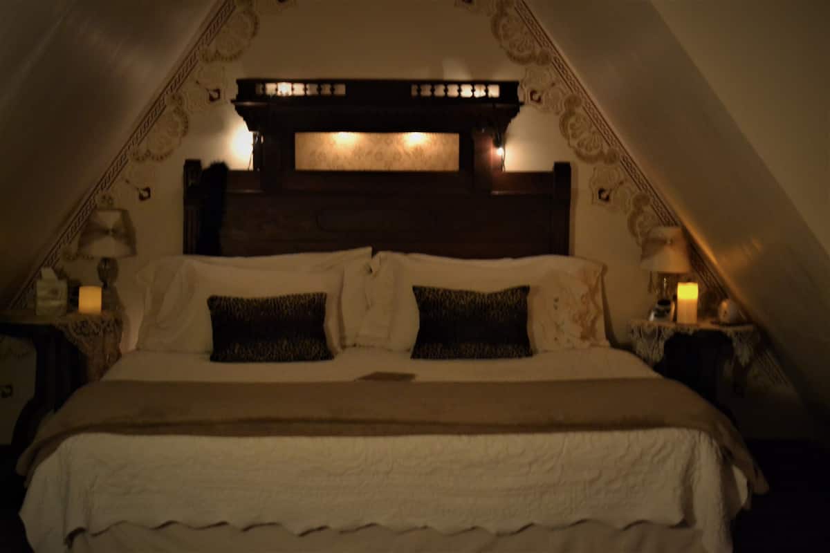 1 habitación, ropa de cama hipoalergénica y muebles diferentes