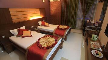 Superior Twin Room, 1 Double Bed, Non Smoking, City View | Minibar, in-room safe, desk, soundproofing