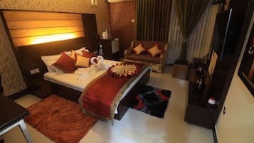 Minibar, in-room safe, desk, soundproofing