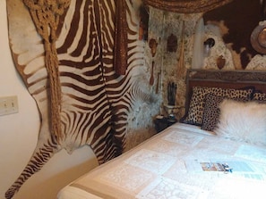 Double Room, Private Bathroom (Africa) | Iron/ironing board, free WiFi