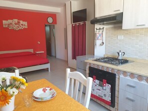 냉장고, 쿡탑, 조리 도구/접시/주방 기구