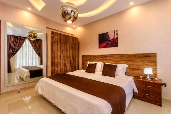 Executive Suite, 1 King Bed, Executive Level