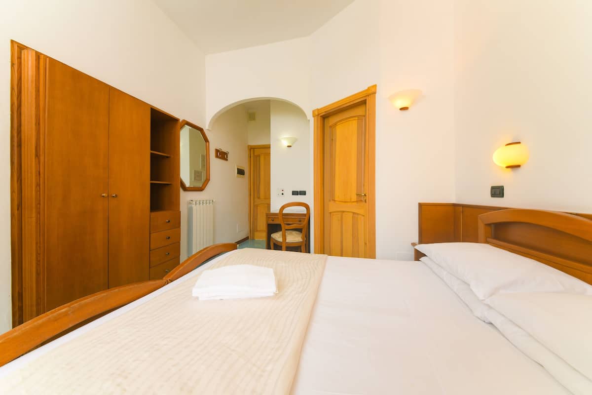 superior double room, balcony | in-room safe, desk, soundproofing, cots/infant beds