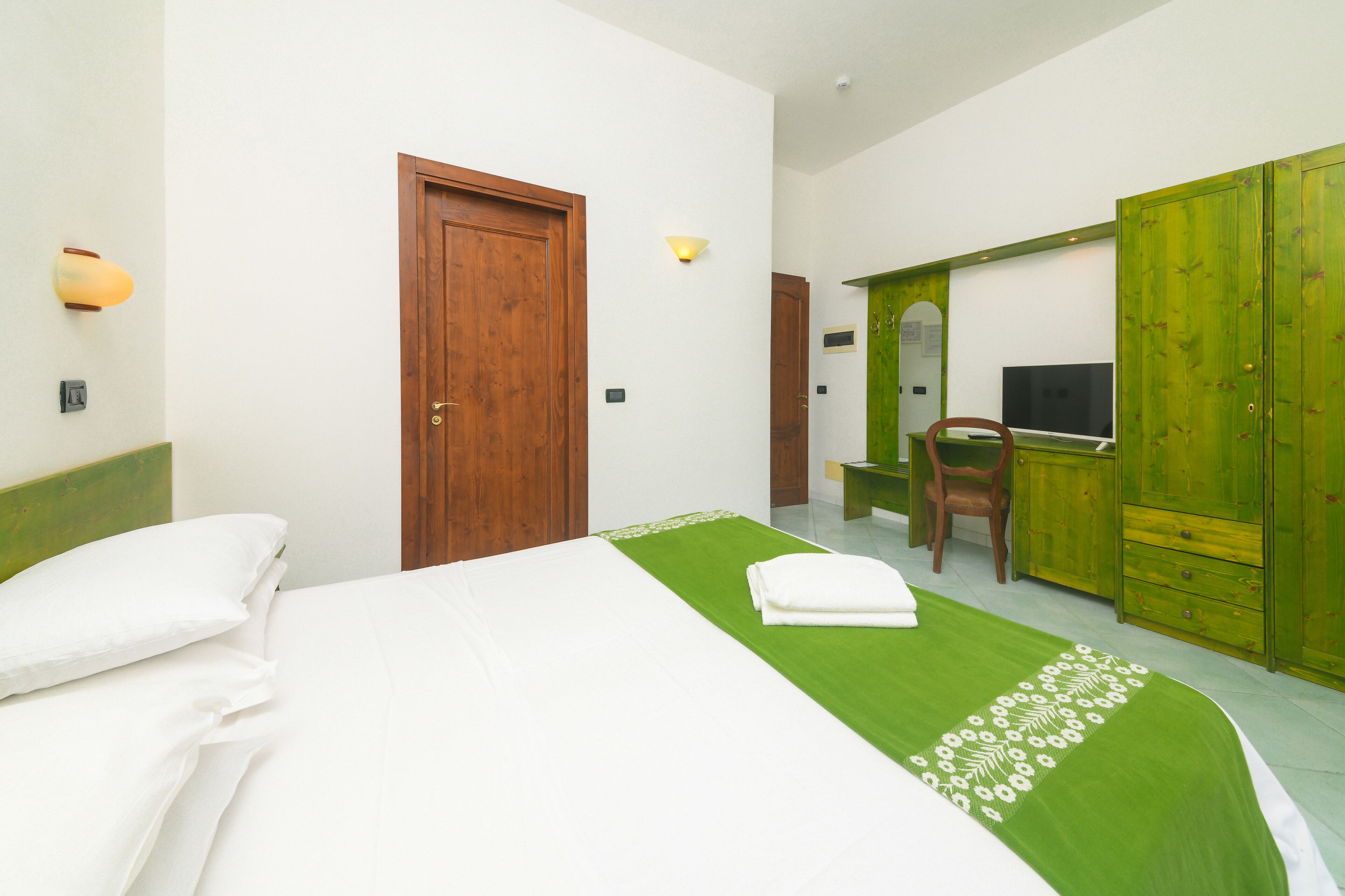 superior double room, balcony | in-room safe, desk, soundproofing, cots/infant beds