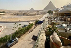 Family Apartment 4 bedrooms - Pyramid View | Teres/patio