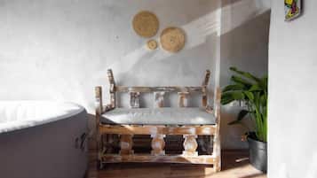 Quarto casal básico, hipoalérgico, vista para a montanha | Roupas de cama premium, individualmente decorados