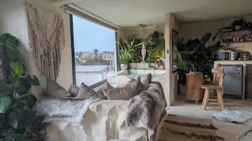 Quarto casal superluxo, acessível para pessoas com deficiência física, vista para a montanha | Roupas de cama premium, individualmente decorados