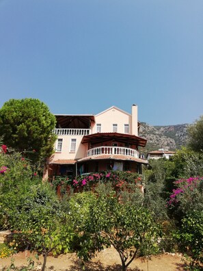 Front of property - Villa Koknar Pension (Kas)