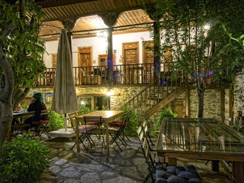 Birgi Hotel Saliha Hanim Tas Konak