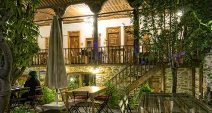 Birgi Hotel Saliha Hanim Tas Konak