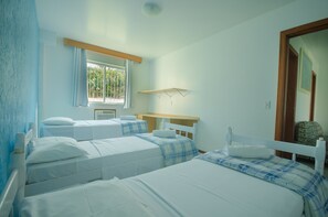 Appartement familial | 1 chambre, bureau, rideaux d’obscurcissement, fer et planche à repasser