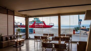 Bar (in der Unterkunft)