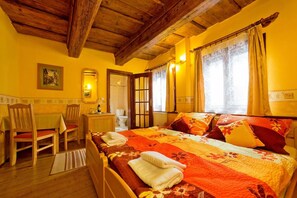 Minibar, desk, iron/ironing board, free WiFi - Ubytování Zámecké Schody (Cesky Krumlov)