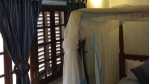 In-room safe, desk, cribs (free)