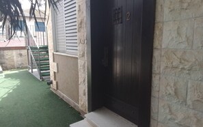 Desk, blackout curtains, soundproofing, free cots/infant beds