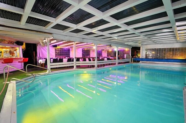 Indoor pool, outdoor pool, sun loungers - Nof glili Mansion (Yavne'el)