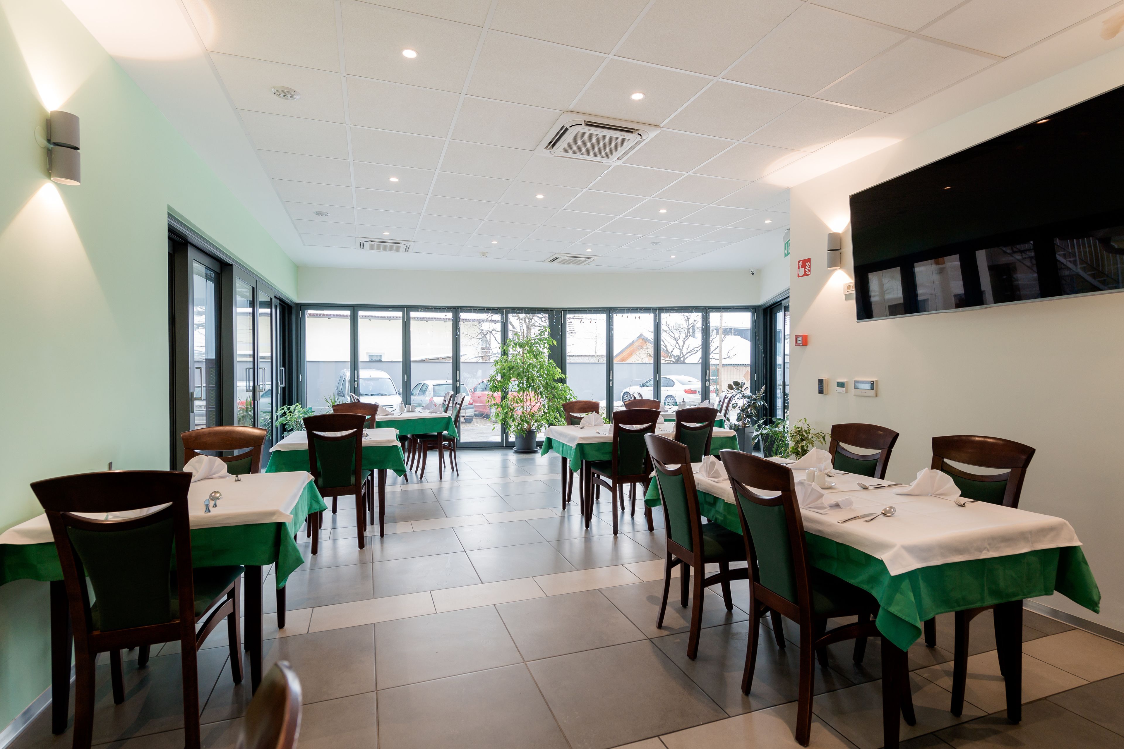 breakfast, lunch, dinner served; local and international cuisine