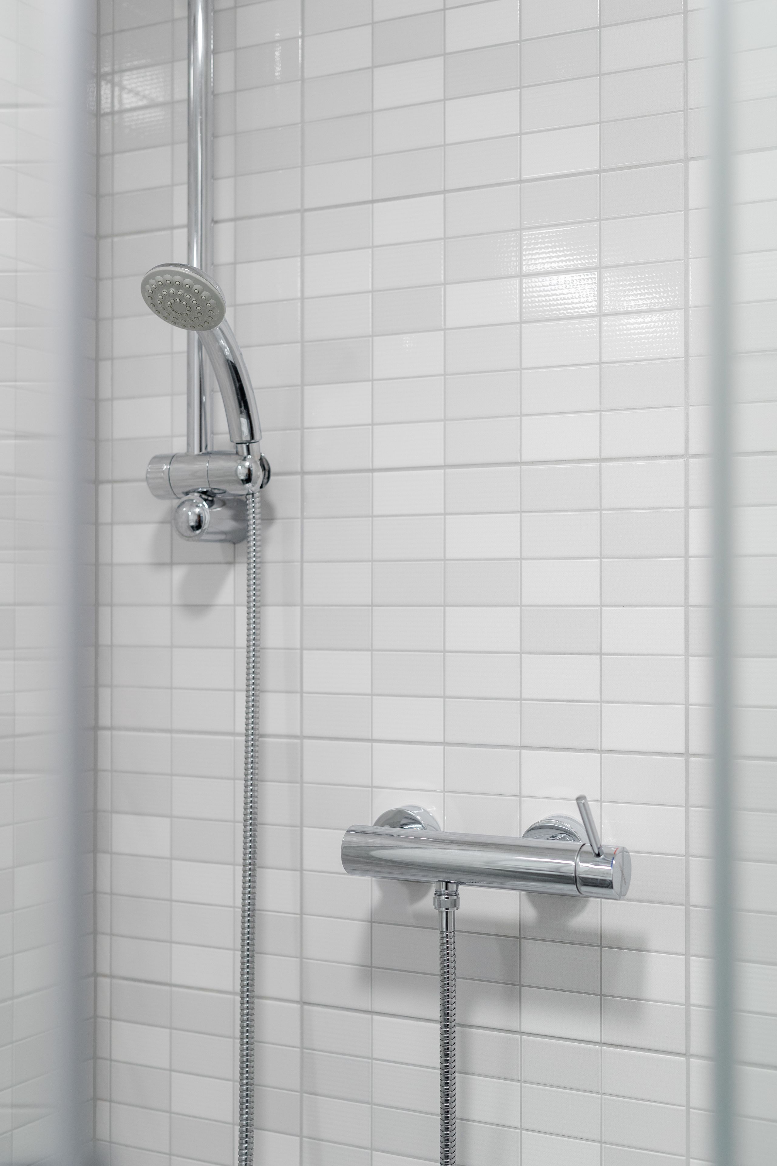 triple room | bathroom shower