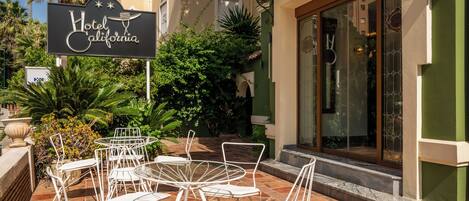 Façana frontal de l'allotjament