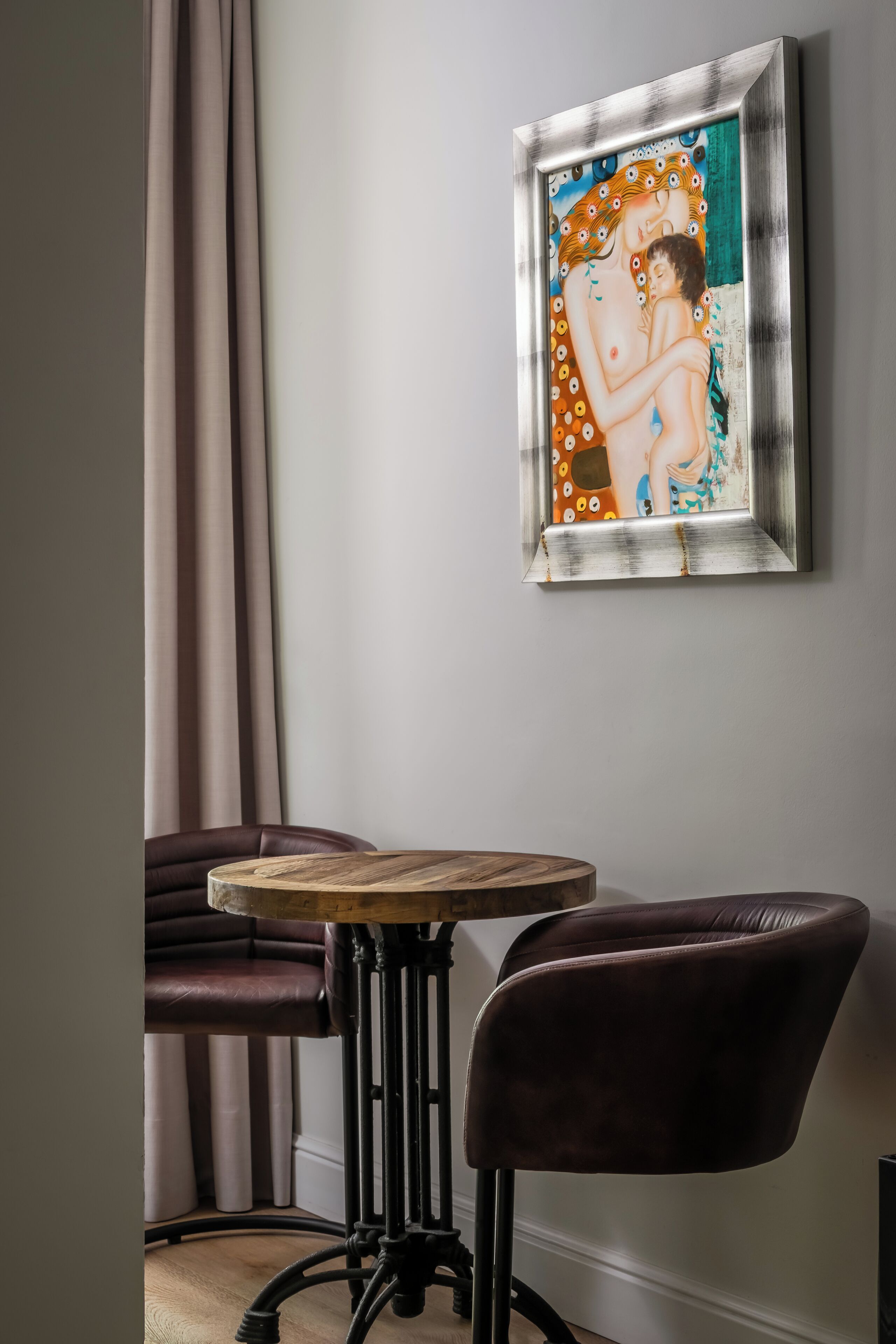 in-room safe, individually decorated, desk, soundproofing