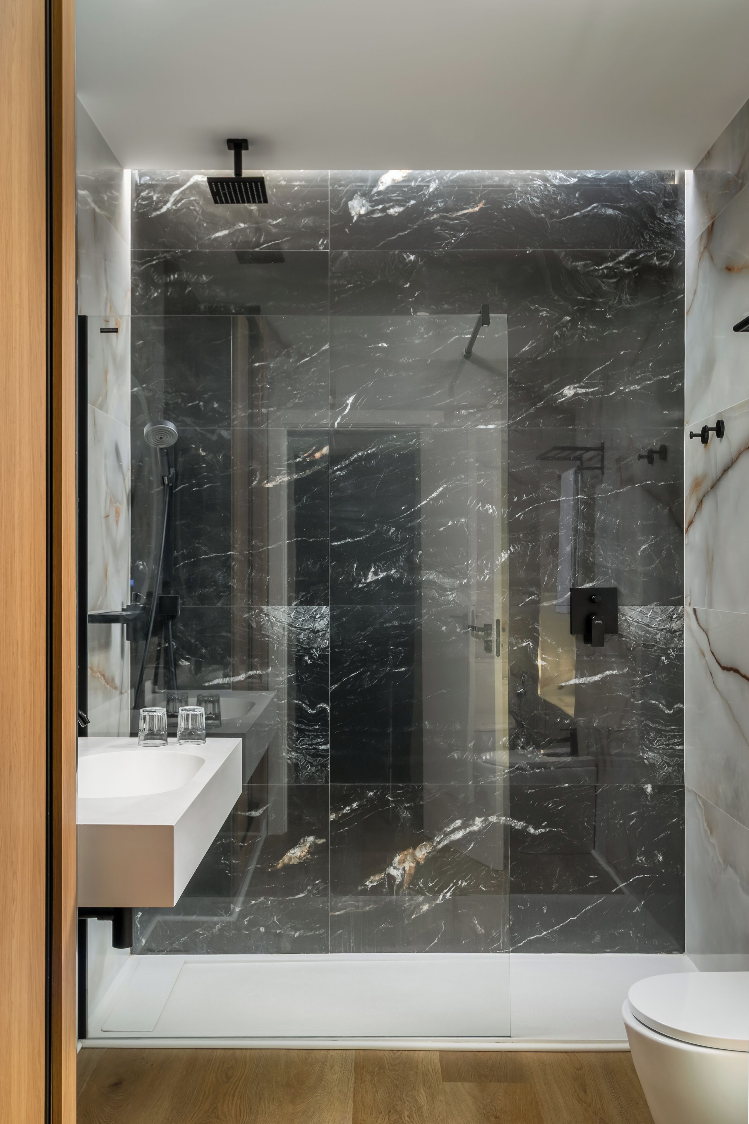 economy double room | bathroom | free toiletries, hair dryer, bidet, towels