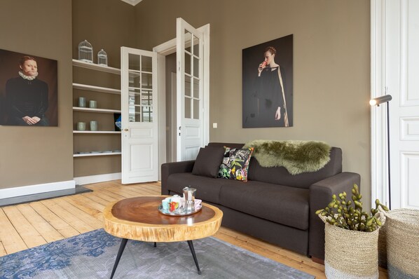 Deluxe-Apartment, 2 Schlafzimmer, Balkon | Wohnbereich