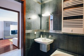 Apartment (Sea Towers I:Hryniewickiego 6,Tower B) | Bathroom - Gdynia Norda Sea Towers (Gdynia)