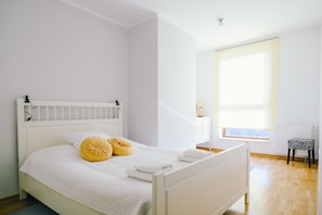 Apartment (Sea TowersIII:Hryniewickiego 6,TowerA) | Iron/ironing board, cots/infant beds, free WiFi, bed sheets - Gdynia Norda Sea Towers (Gdynia)