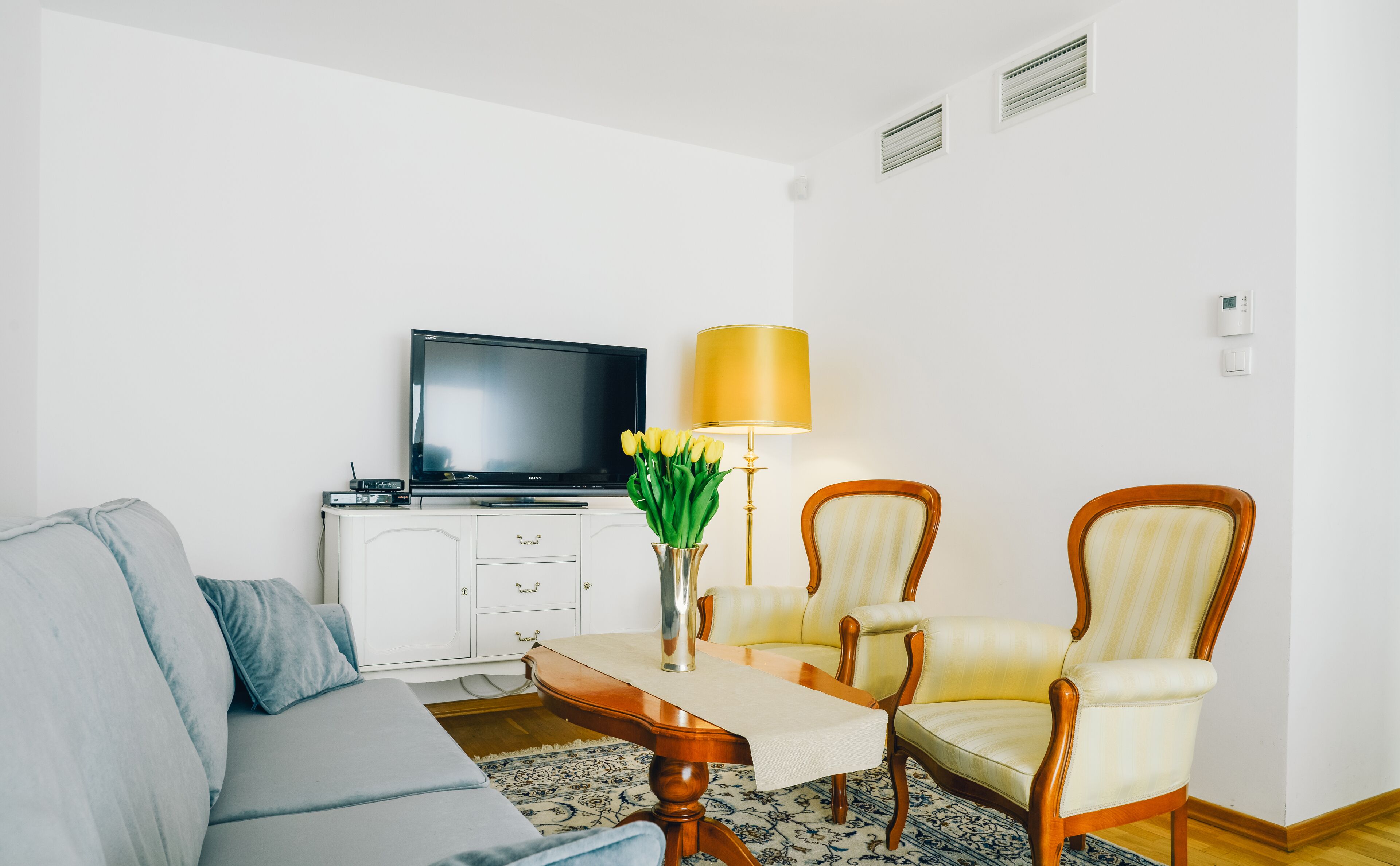 Lägenhet (Sea TowersIII:Hryniewickiego 6,TowerA) | Vardagsrum | Platt-tv och dvd-spelare