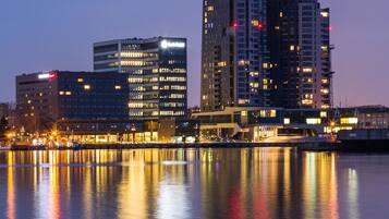 Fassade der Unterkunft – Abend/Nacht