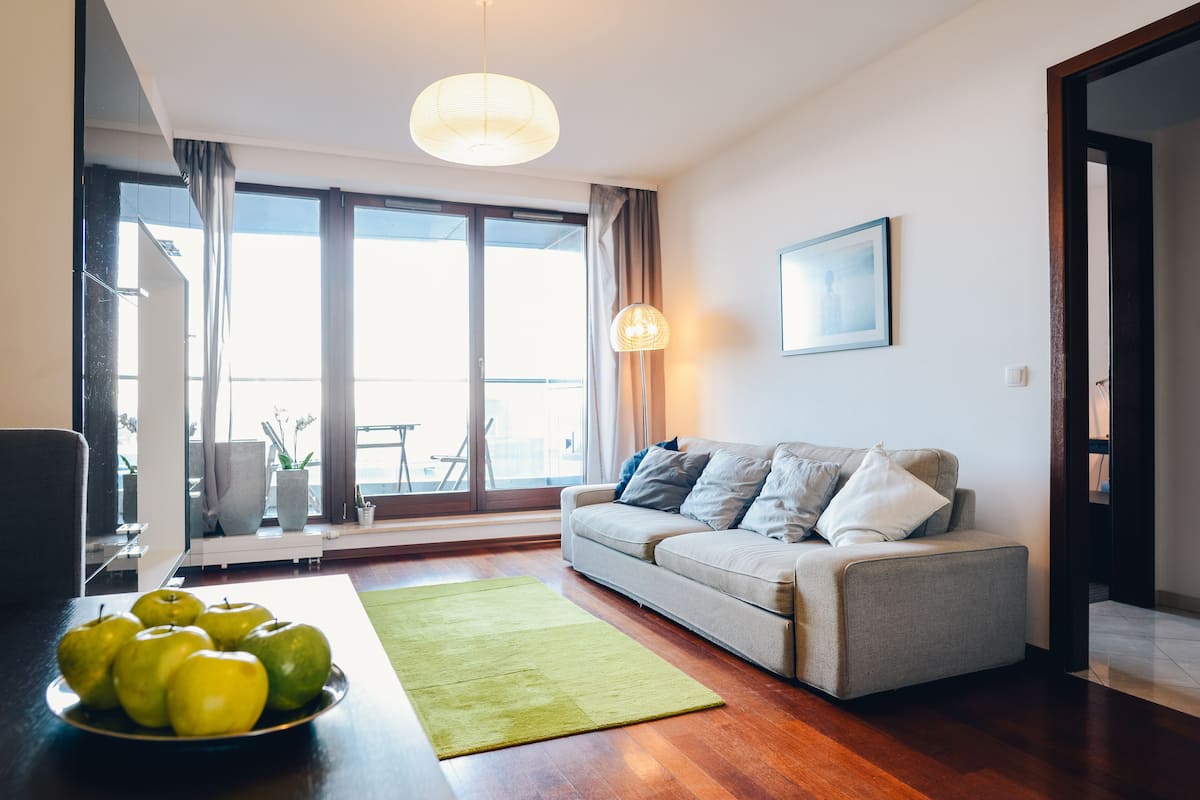 Appartement (Sea Towers I:Hryniewickiego 6,Tower B) | Aire de séjour | Téléviseur à écran plat, lecteur de DVD