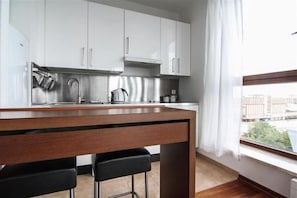 Apartment (Sea TowersII:Hryniewickiego 6,Tower B) | Eigene Kochnische