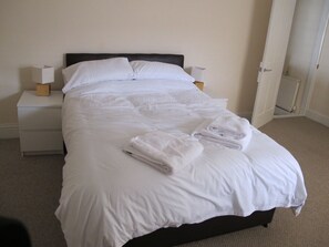 2 bedrooms, iron/ironing board, free WiFi - Townsfield House (Chelmsford)