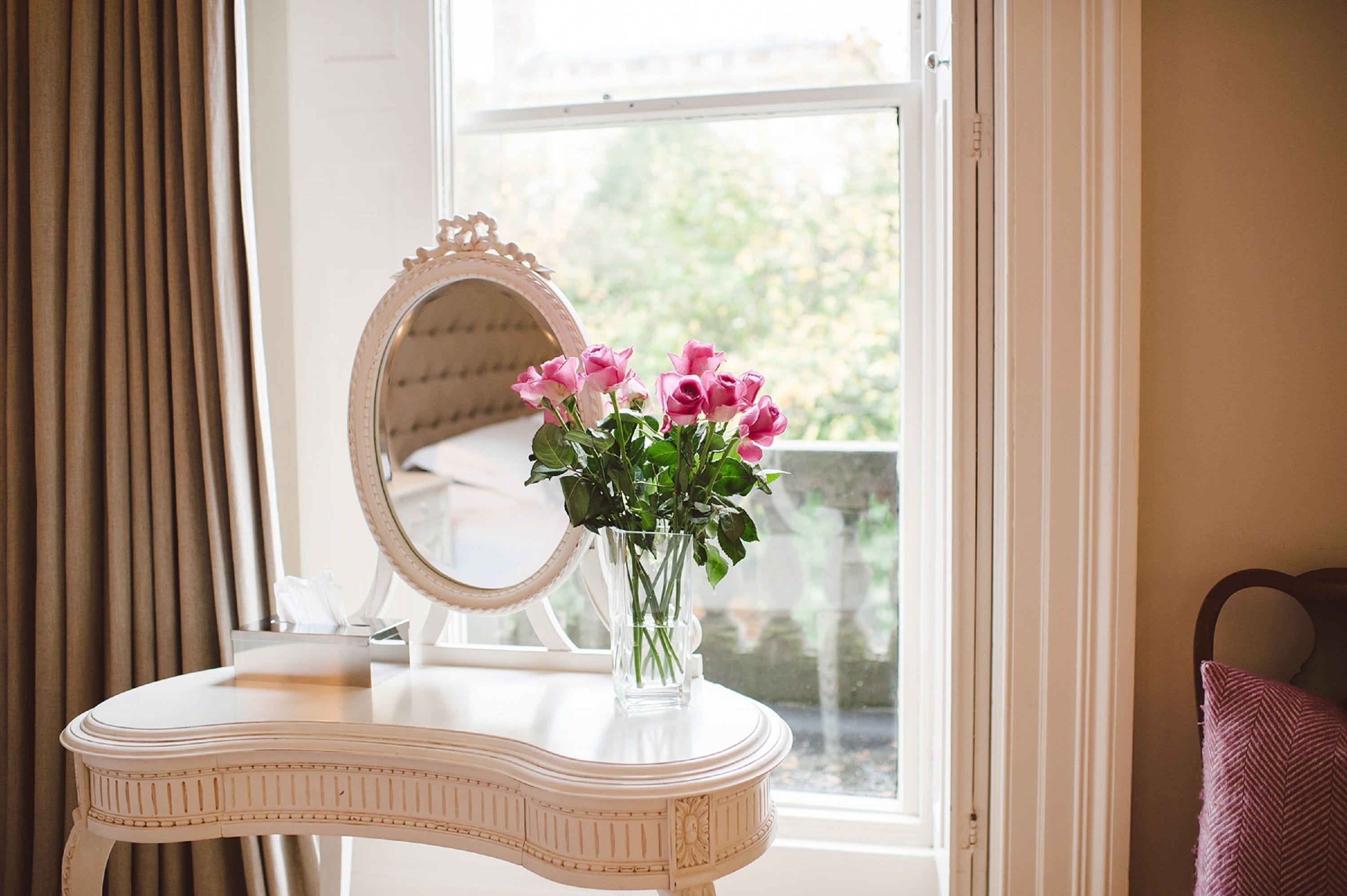 Suite, 1 très grand lit | Vue de la chambre