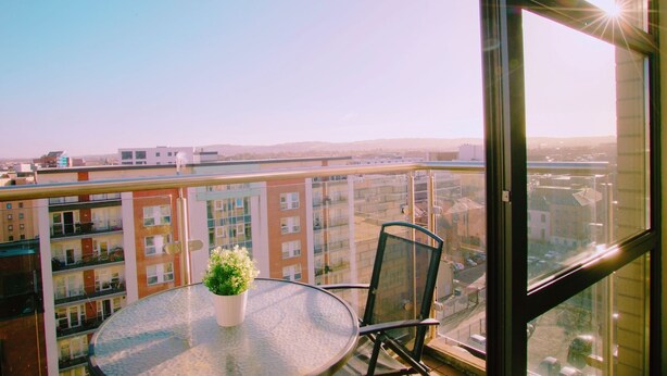 City-lejlighed - 2 soveværelser - balkon - byudsigt | Balkon