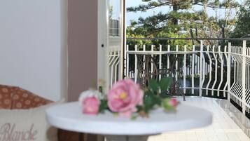 Luxury Room | Balcony
